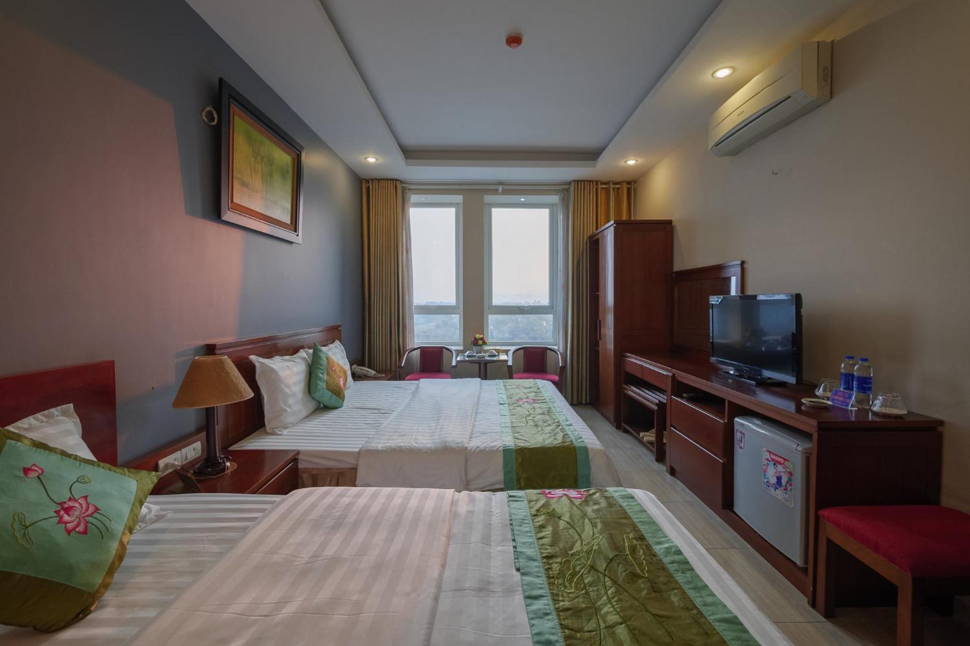 Ngan Ha Hotel Long Bien Hanoi Exterior foto