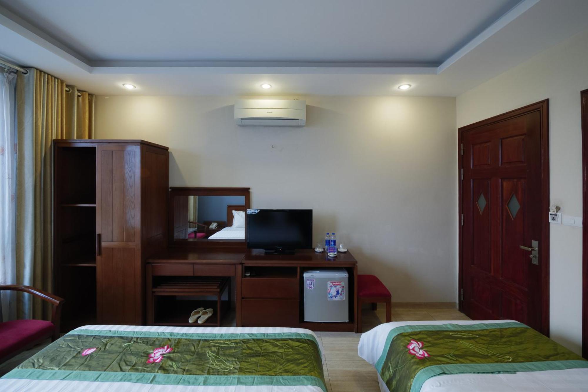 Ngan Ha Hotel Long Bien Hanoi Exterior foto
