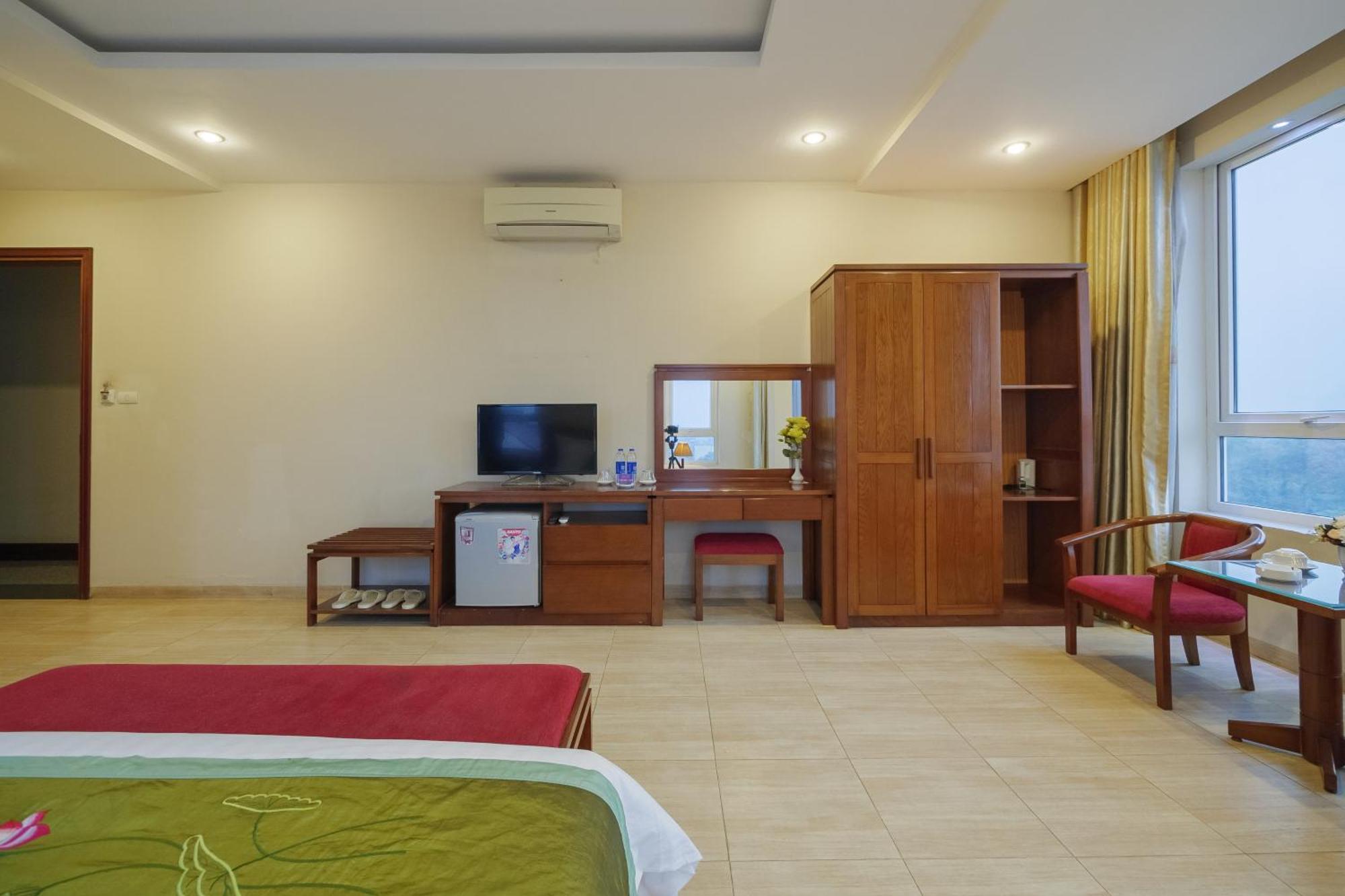 Ngan Ha Hotel Long Bien Hanoi Exterior foto