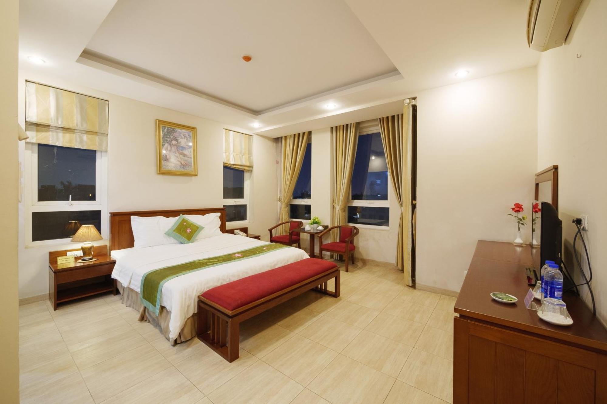 Ngan Ha Hotel Long Bien Hanoi Exterior foto
